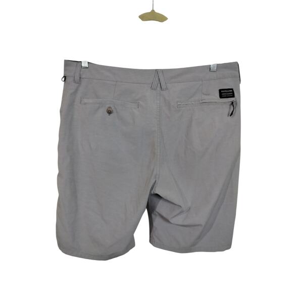 M676) Quiksilver Silver Amphibian Shorts Size 34 - Picture 2 of 11